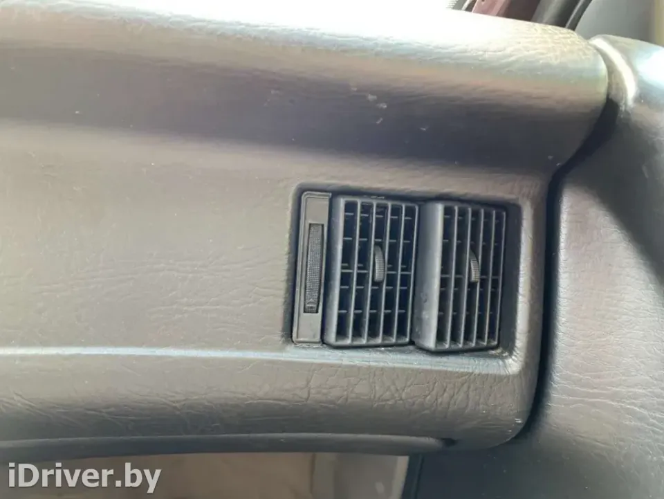 Дефлектор обдува салона Audi 80, 1991 г.