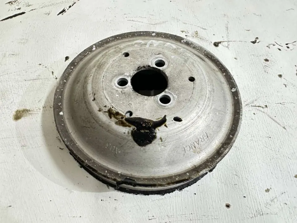 Шкив помпы Audi A6, 2006 г.