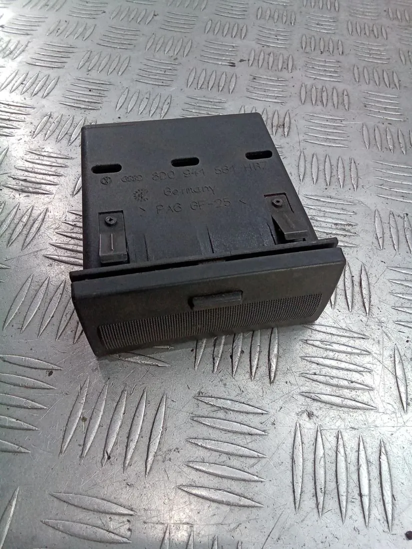 Бардачок Audi A4, 1998 г.