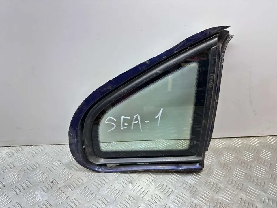 Стекло кузовное боковое правое Volkswagen Passat, 2003 г.