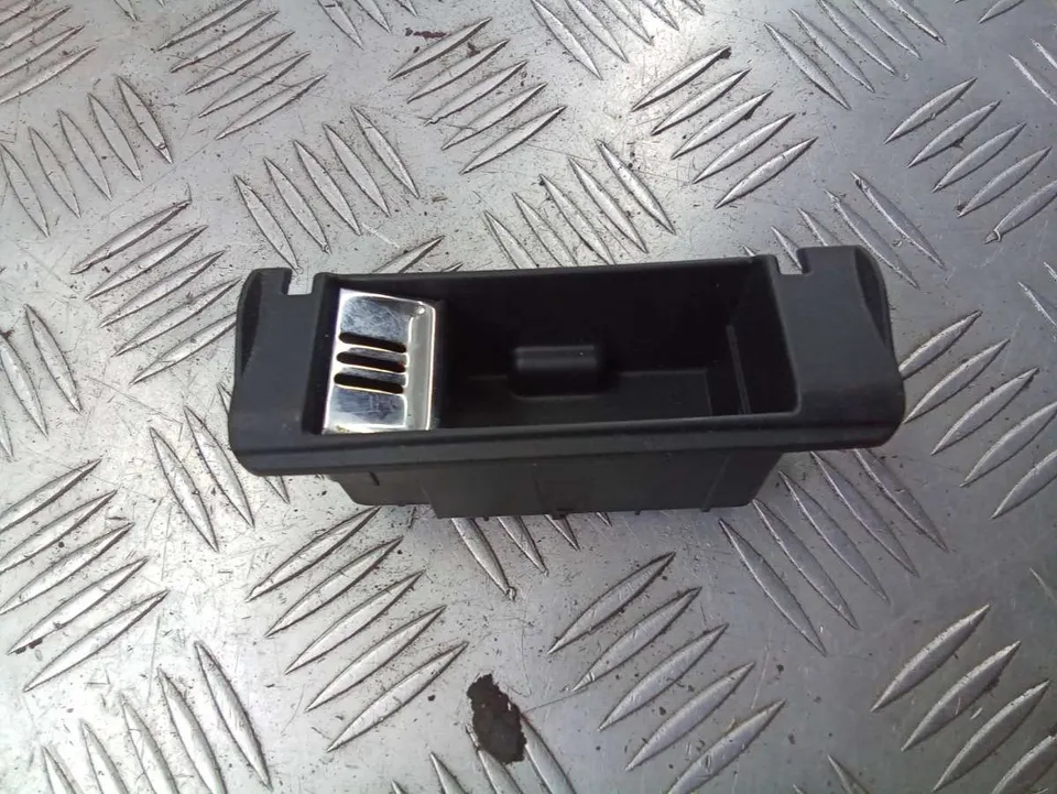 Пепельница Audi A8, 2007 г.