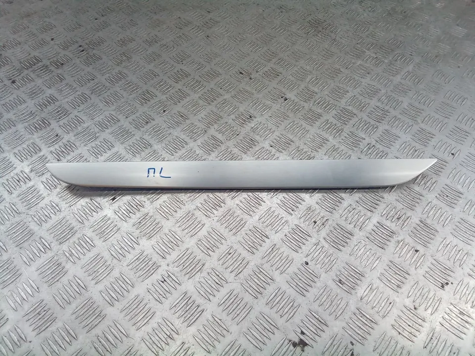 Молдинг двери передней левой Volkswagen Passat CC, 2008 г.