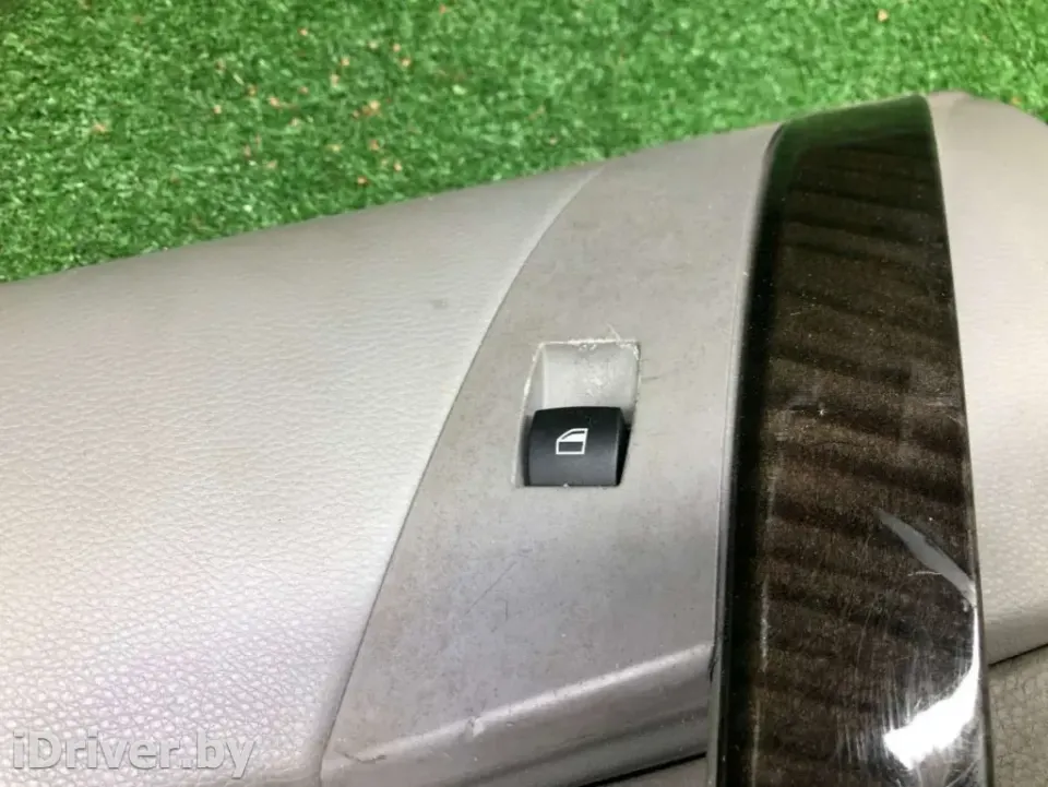 Кнопка стеклоподъемника заднего левого BMW 5 серии, 2005 г.