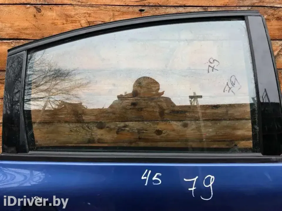 Стекло двери задней правой Volkswagen Passat, 1997 г.