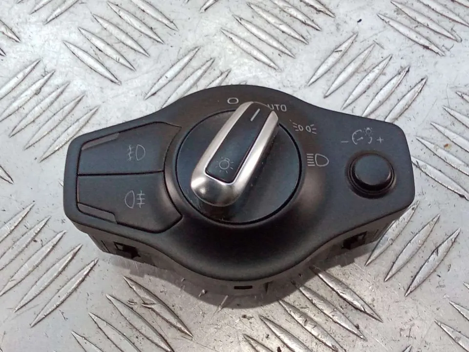 Переключатель света Audi A4, 2009 г.