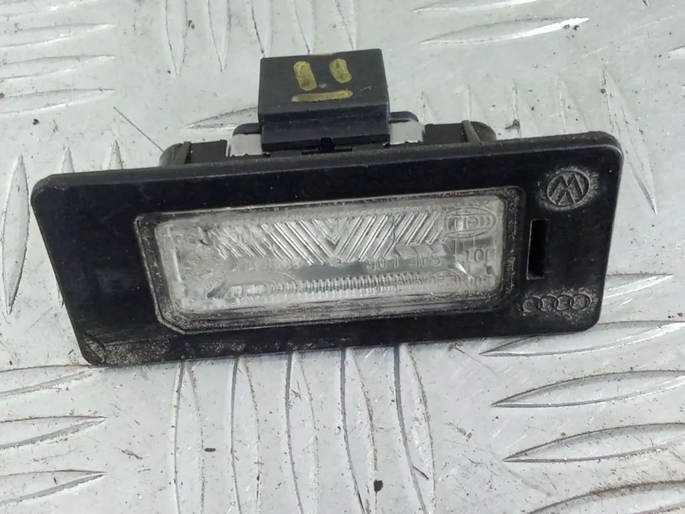 Подсветка номера Audi A4, 2009 г.