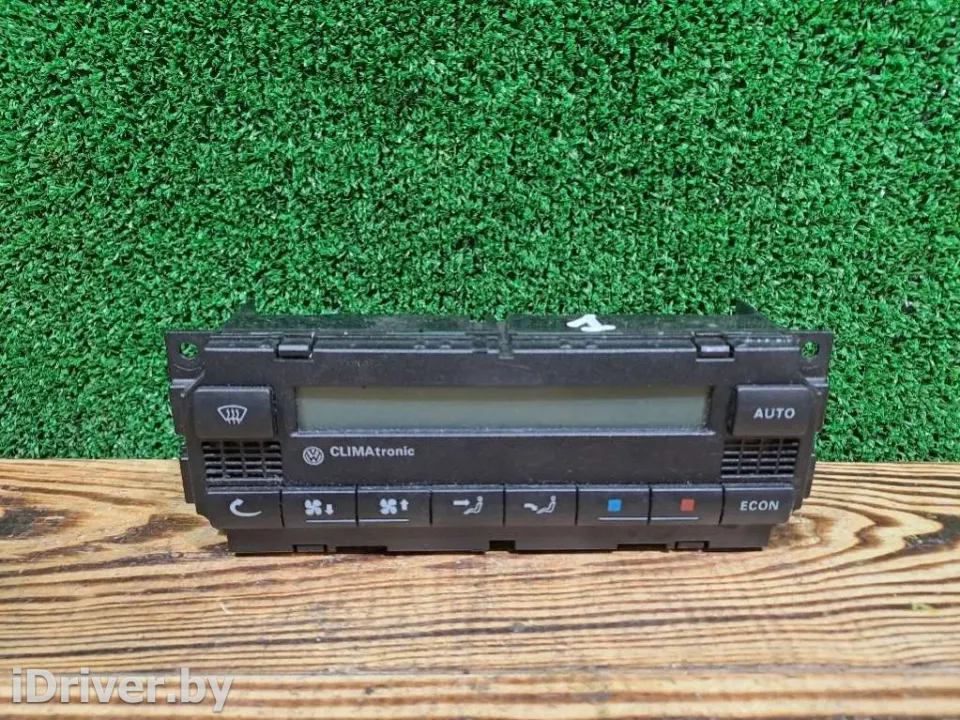 Блок управления печки/климат-контроля Volkswagen Passat, 2000 г.