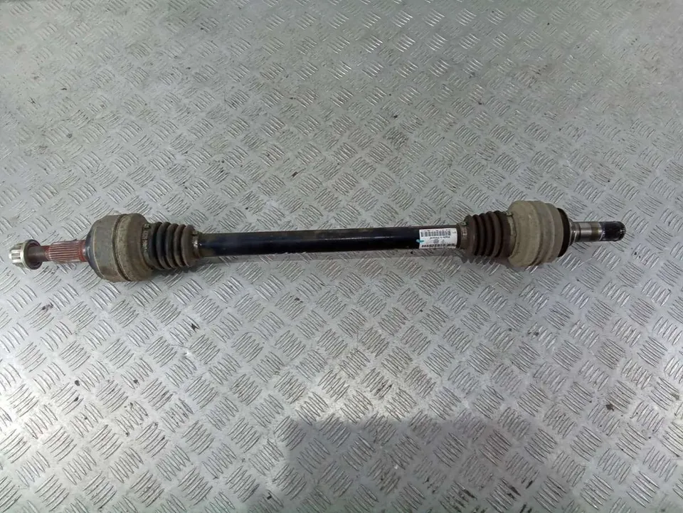 Полуось задняя (приводной вал, ШРУС) Volkswagen Touareg, 2011 г.