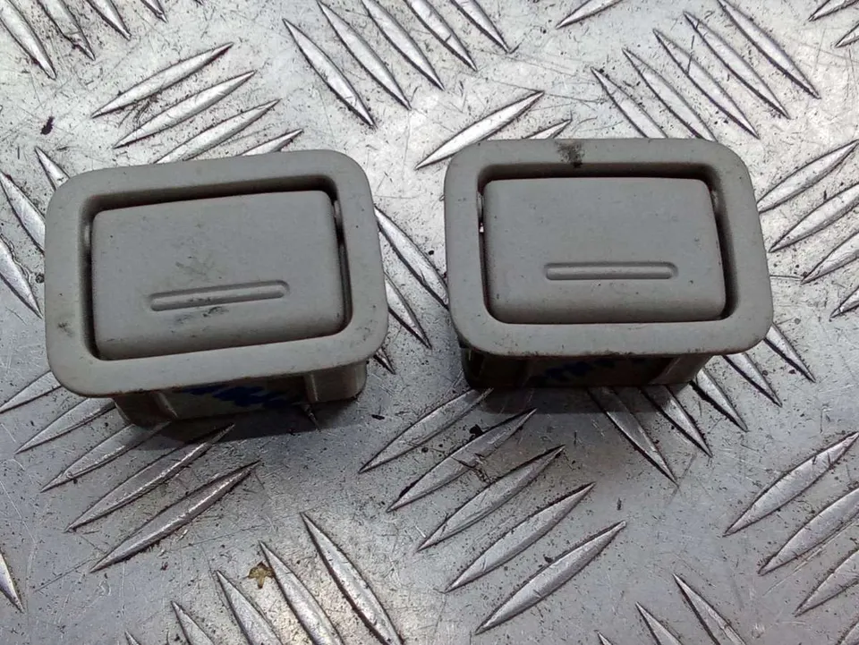 Крючок для одежды Audi A6, 2004 г.