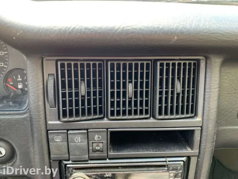 Дефлектор обдува салона Audi 80, 1991 г.