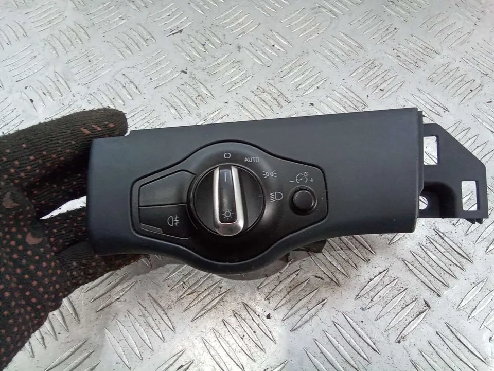 Переключатель света Audi A4, 2010 г.