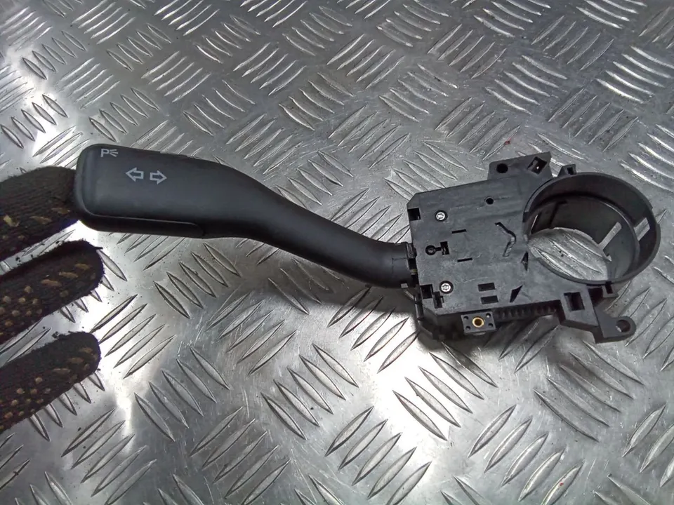 Переключатель подрулевой (стрекоза) Audi A3, 2001 г.