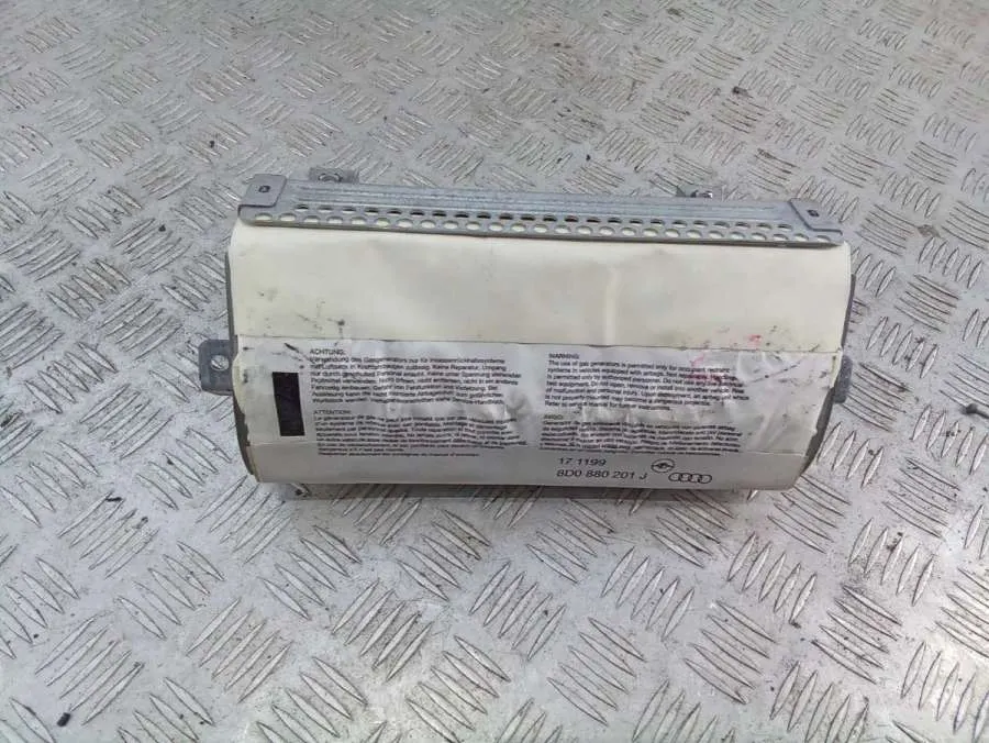 Подушка безопасности пассажира Audi A4, 1997 г.