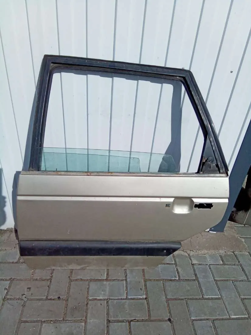 Дверь задняя левая Volkswagen Passat, 1990 г.
