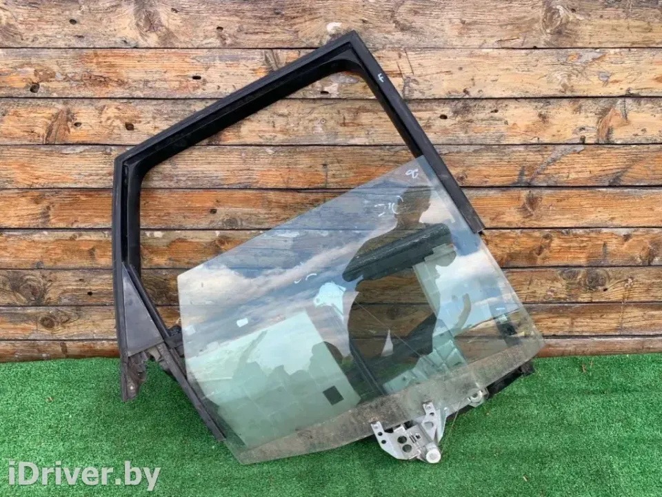 Стекло двери задней правой Audi A4, 1999 г.