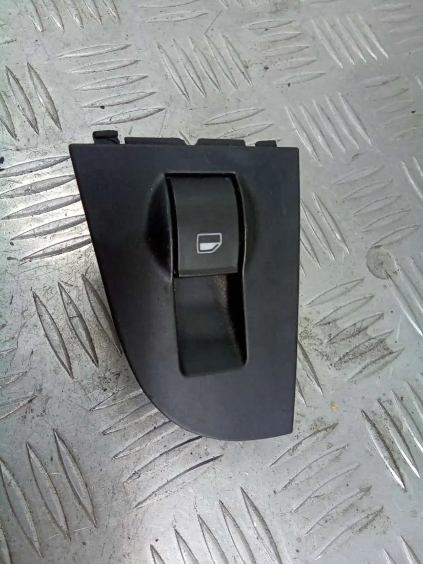 Кнопка стеклоподъемника Audi A6, 2004 г.