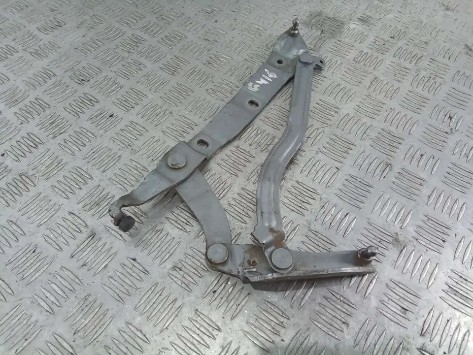 Петля крышки багажника Audi A8, 2007 г.