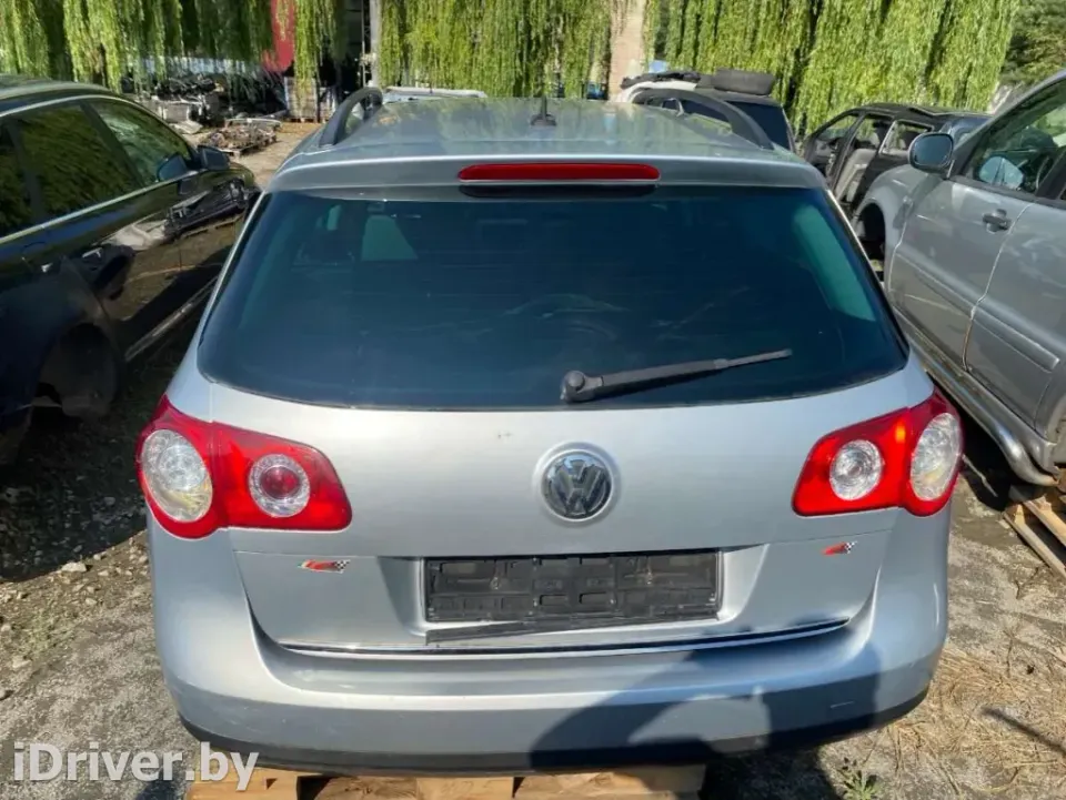 Амортизатор крышки багажника (3-5 двери) Volkswagen Passat, 2005 г.