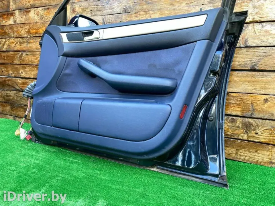 Обшивка двери передней правой (дверная карта) Audi A6, 1998 г.