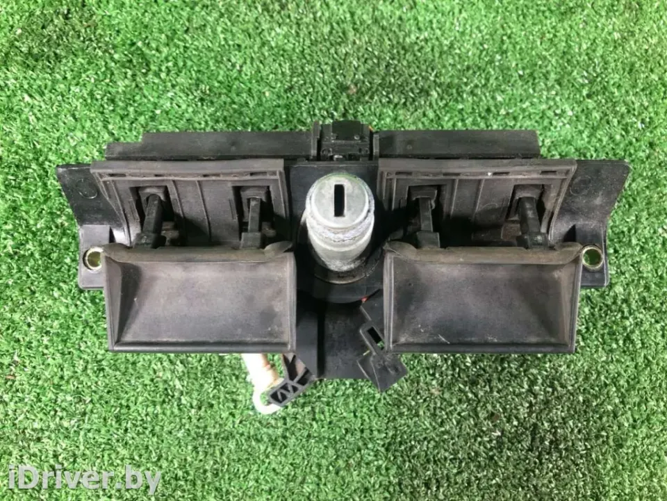 Ручка крышки багажника Audi A6, 2004 г.