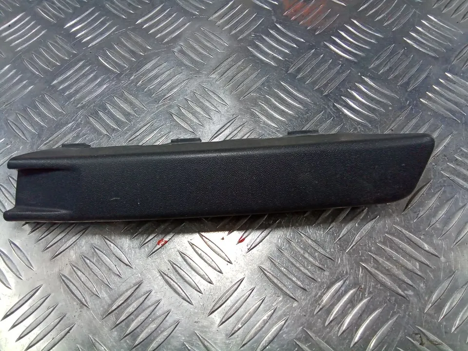 Заглушка (решетка) в бампер передний Volkswagen Passat, 2010 г.