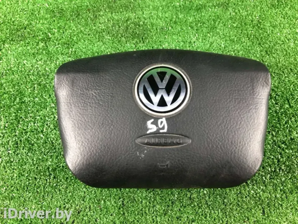 Подушка безопасности водителя Volkswagen Golf, 2004 г.