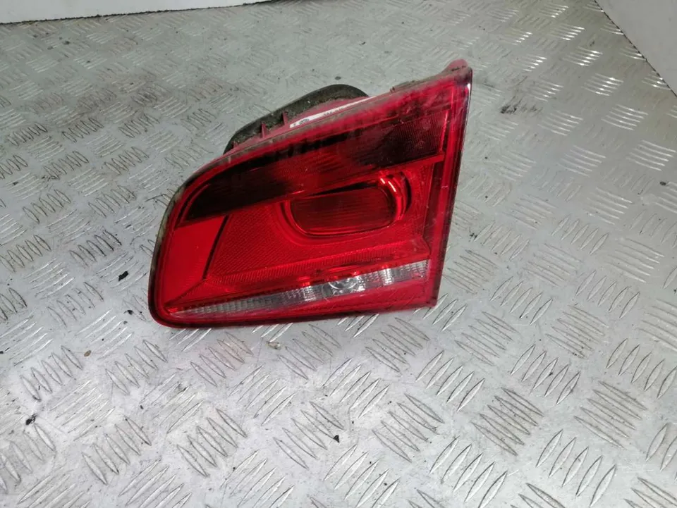 Фонарь крышки багажника правый Volkswagen Passat, 2011 г.