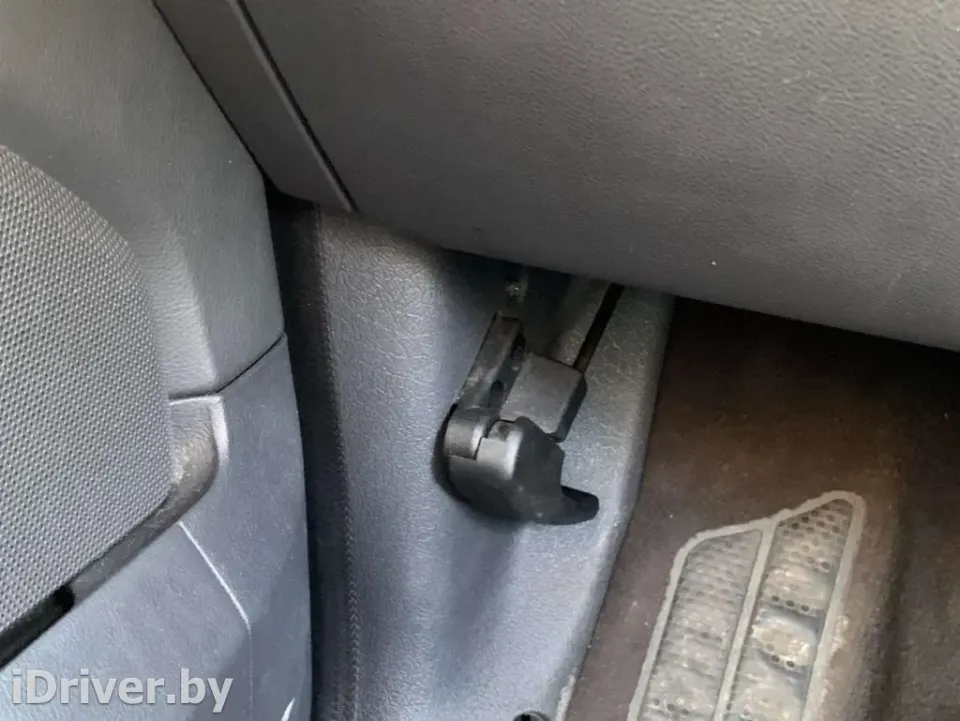 Ручка открывания капота Volkswagen Sharan, 2003 г.