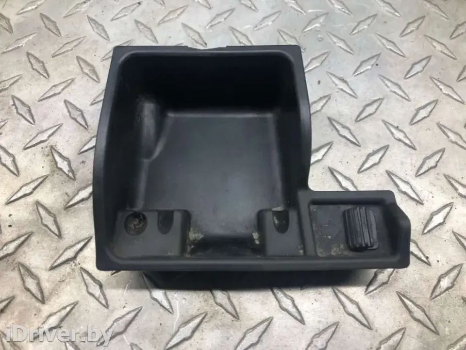 Пепельница Mercedes-Benz E-Класс, 2003 г.