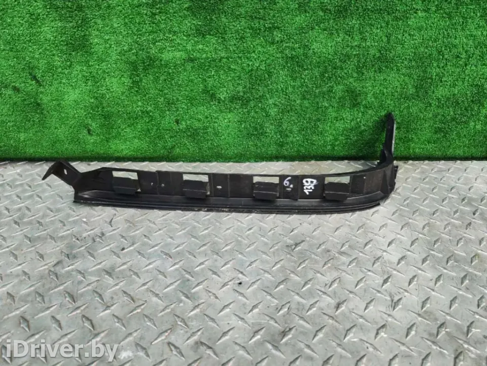 Кронштейн крепления бампера заднего Volkswagen Golf, 2004 г.