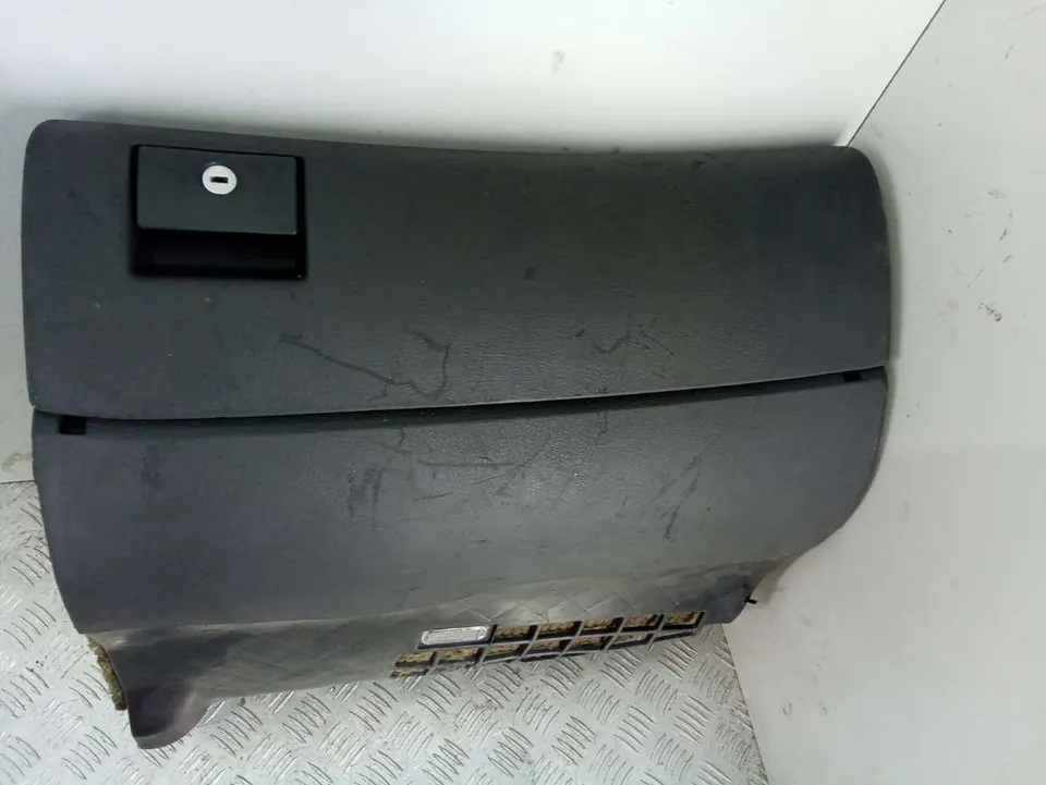Бардачок Audi A4, 2000 г.