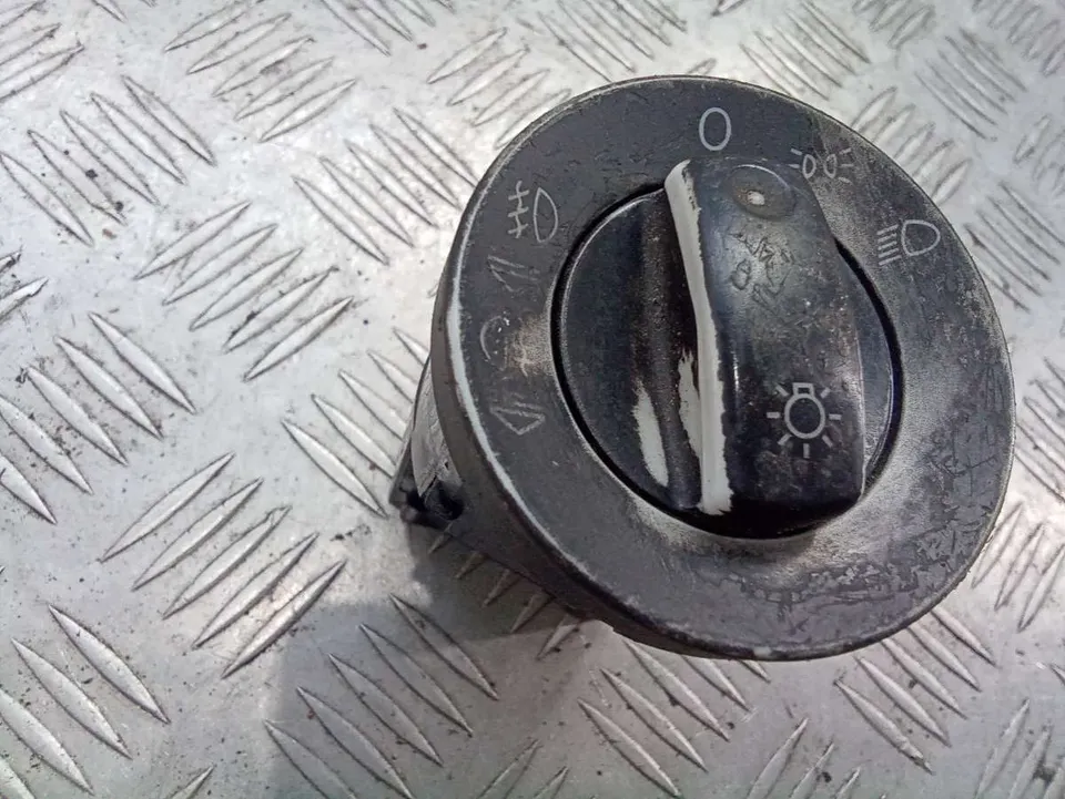 Переключатель света Audi A4, 2005 г.