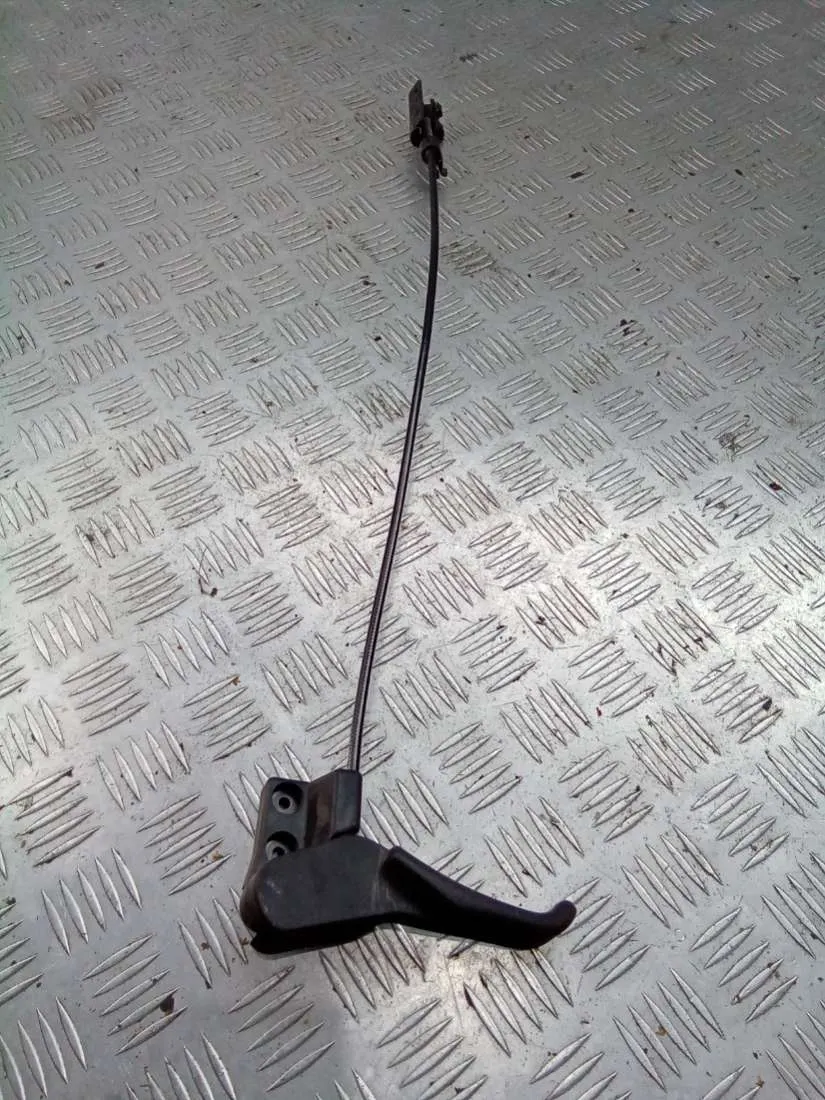Ручка открывания капота Volkswagen Passat, 2004 г.