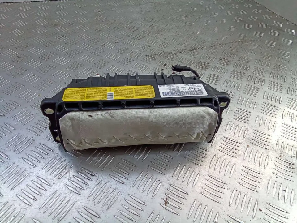 Подушка безопасности пассажира Volkswagen Passat, 2011 г.