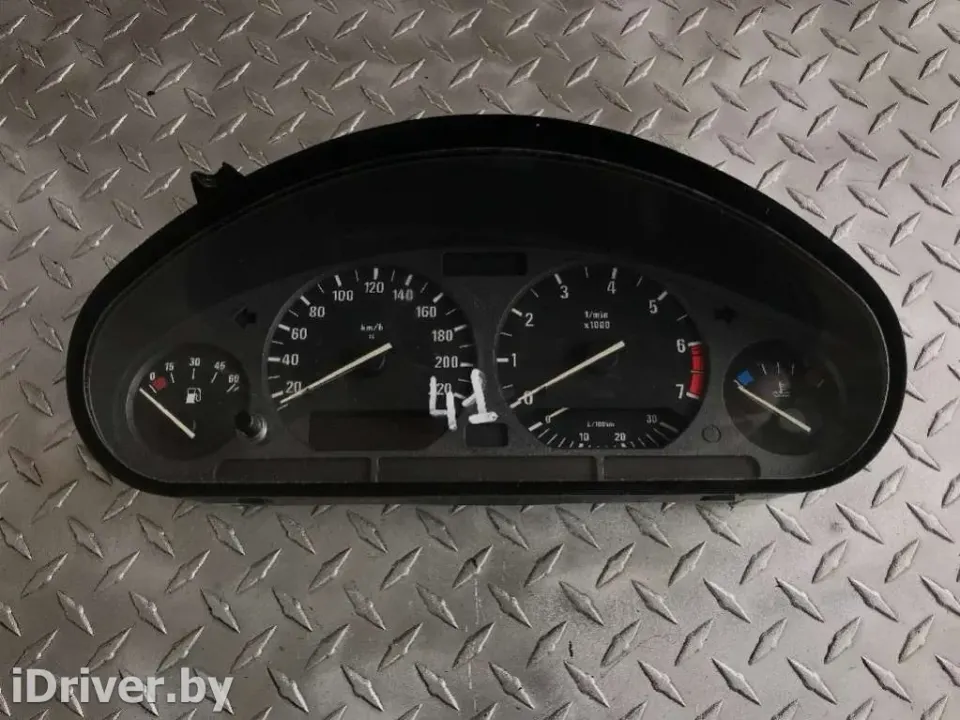 Щиток приборов (приборная панель) BMW 3 серии, 1997 г.
