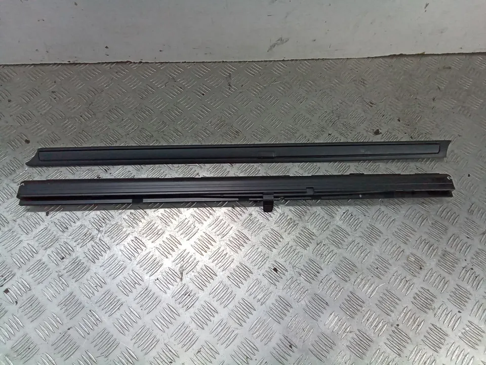 Шторка двери Audi A8, 2007 г.
