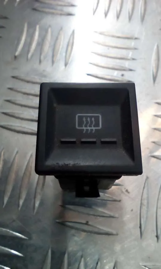 Кнопка подогрева заднего стекла Volkswagen Transporter, 2008 г.