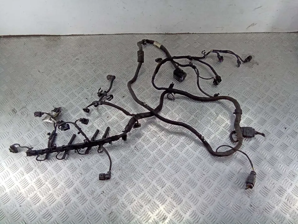 Проводка двигателя Volkswagen Passat, 2010 г.