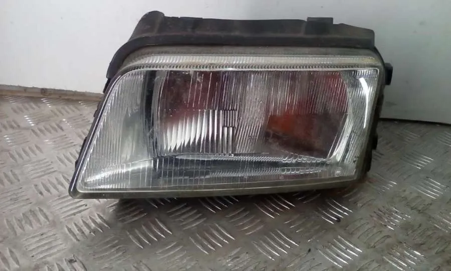 Фара левая Audi A4, 1997 г.