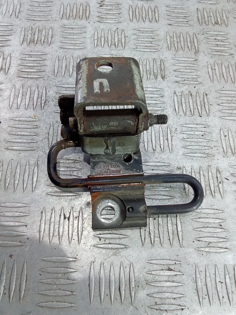 Петля двери передней правой Volkswagen Passat CC, 2008 г.