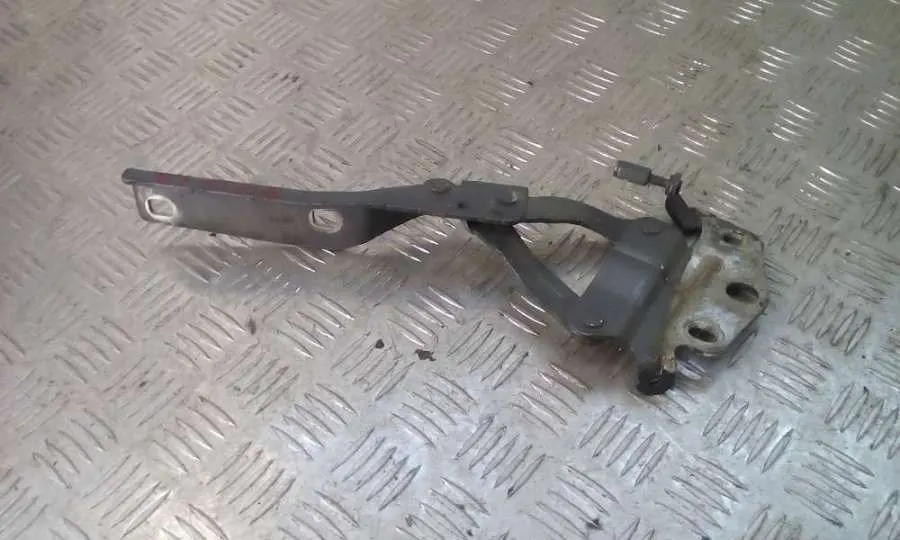 Петля капота левая Volkswagen Passat, 2007 г.