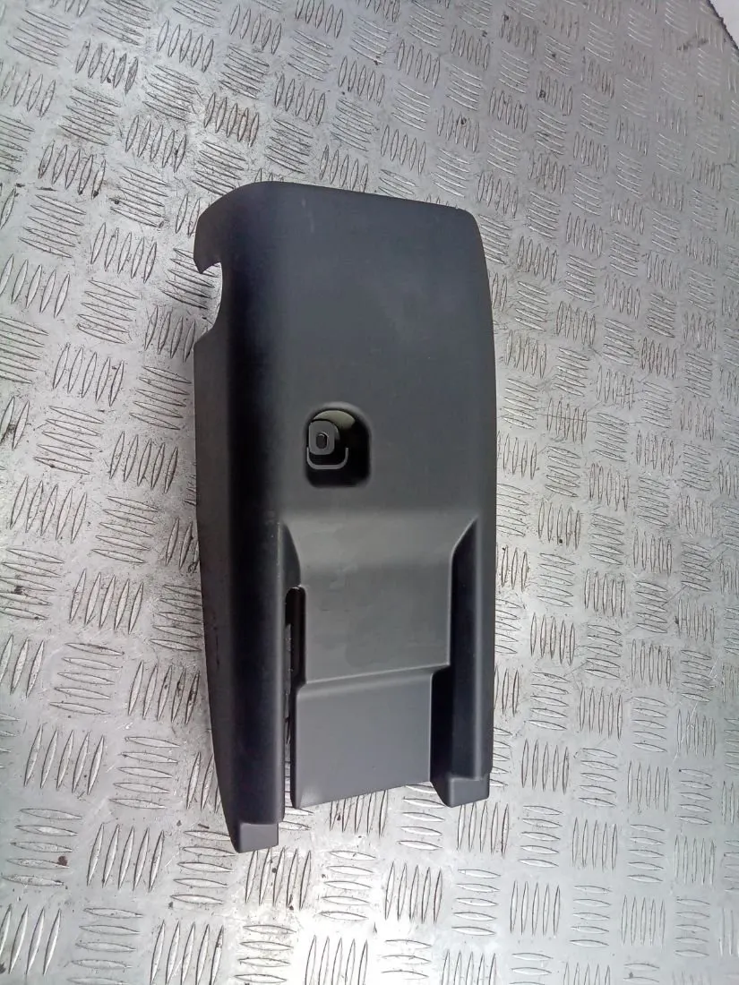 Кожух рулевой колонки Volkswagen Passat, 2011 г.