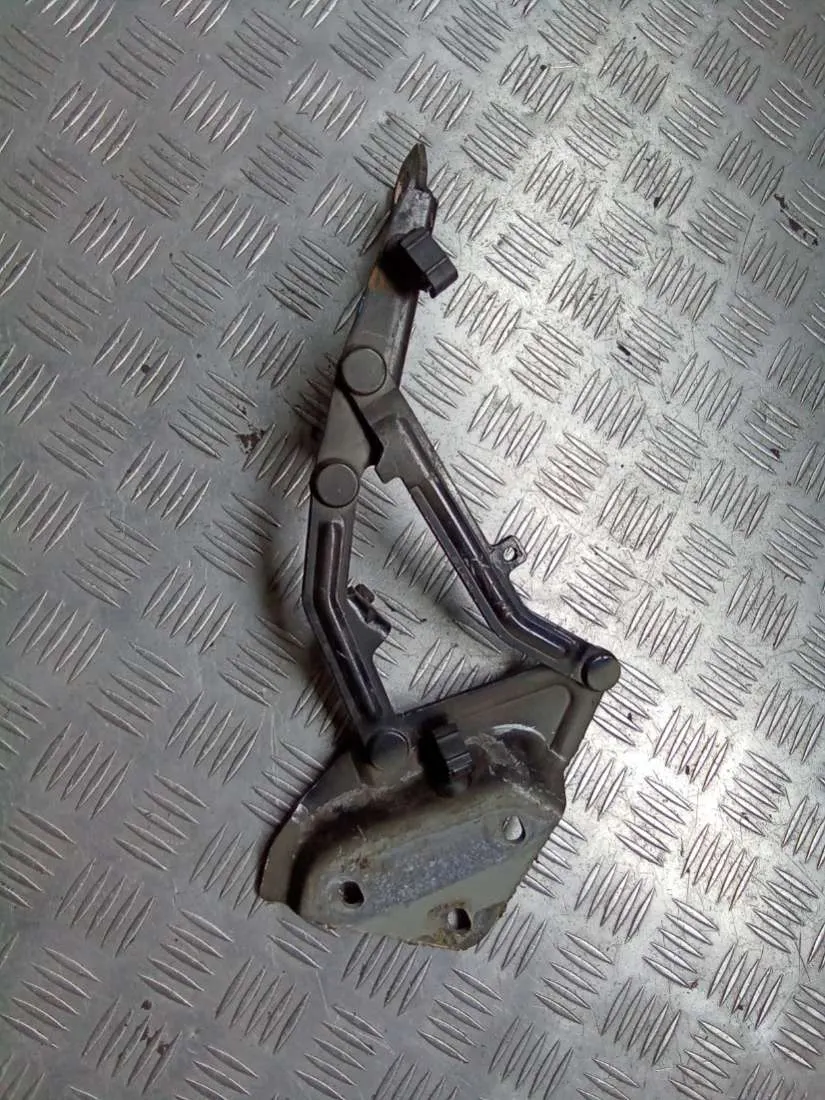 Петля капота правая Volkswagen Touareg, 2007 г.
