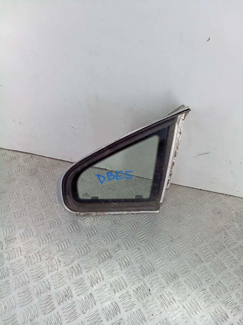 Стекло кузовное боковое правое Volkswagen Passat, 1999 г.
