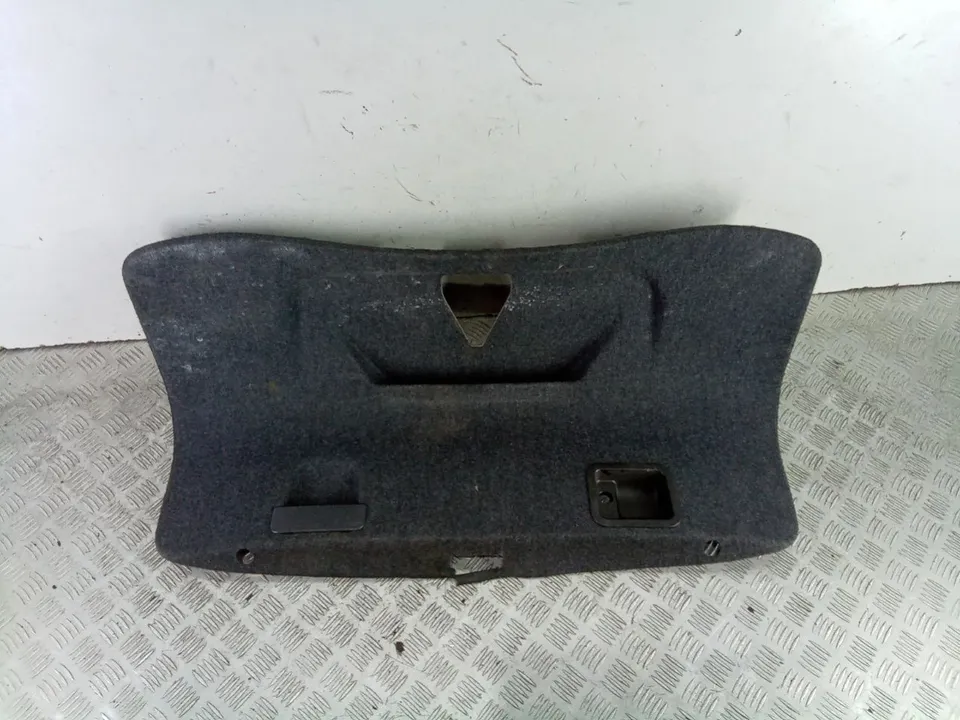 Обшивка крышки багажника Audi A4, 2003 г.