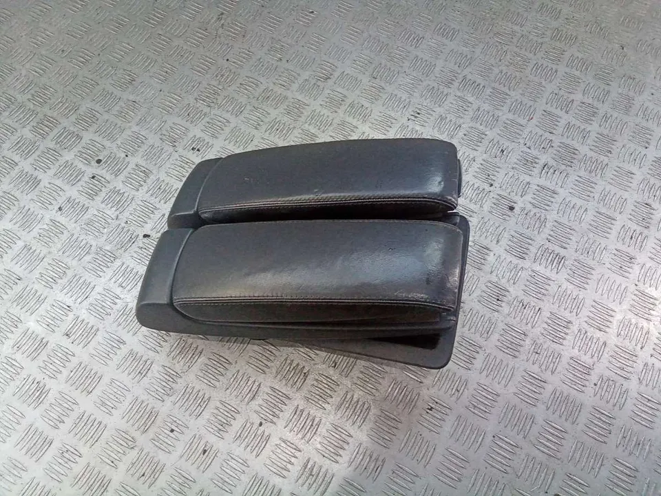 Подлокотник Audi A8, 2005 г.