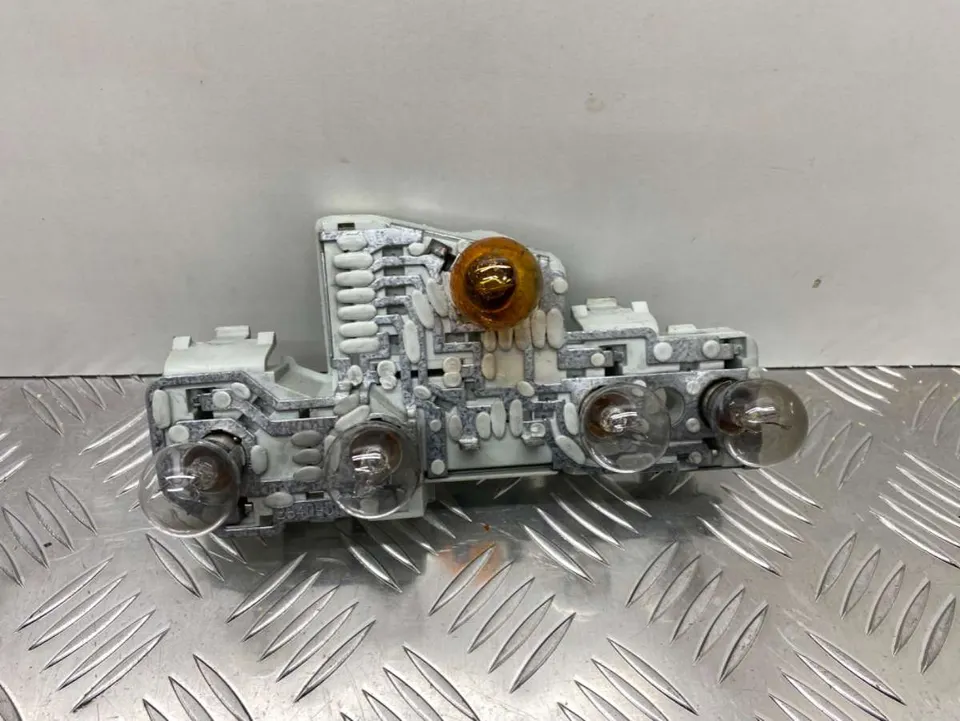 Панель (плата) фонаря заднего левого Volkswagen Passat, 2002 г.