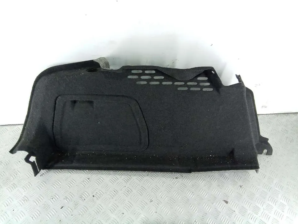 Обшивка багажника Audi A4, 2010 г.