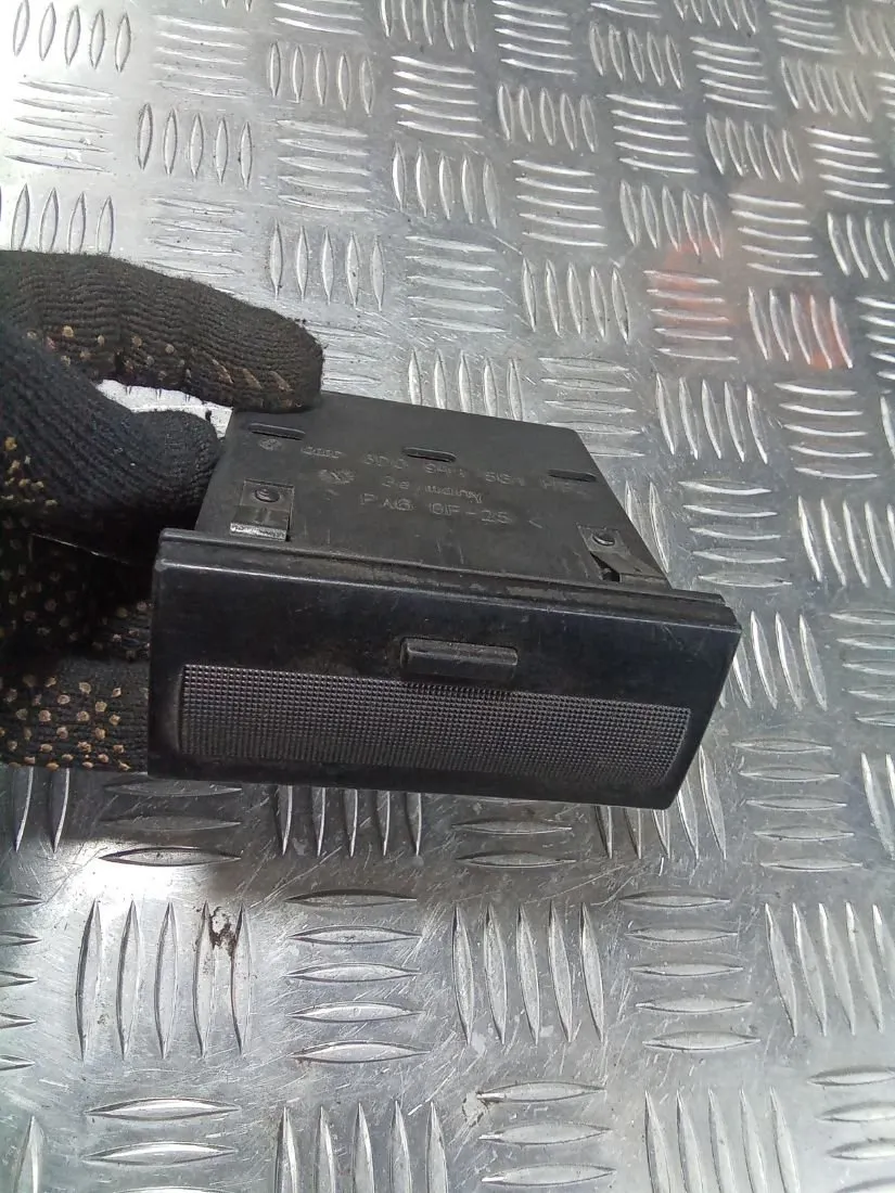 Бардачок Audi A4, 1999 г.