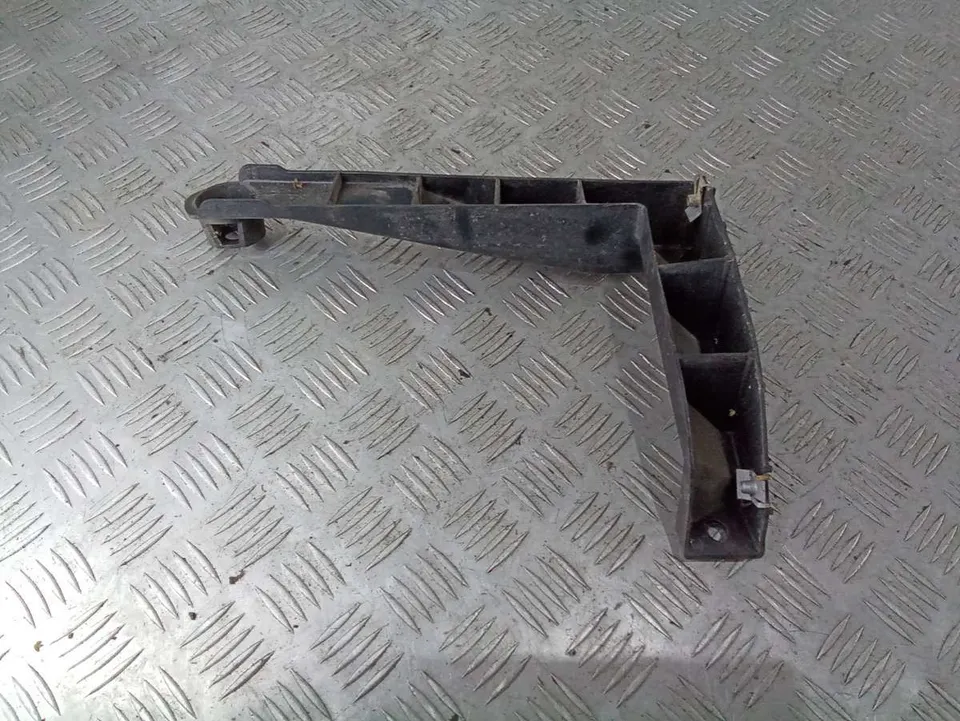 Кронштейн крепления бампера заднего Volkswagen Touareg, 2008 г.